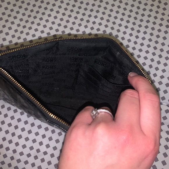 Michael Kors Wristlet - Picture 5 of 7
